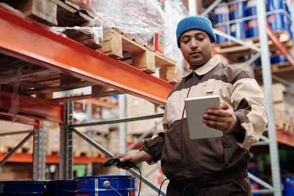 6 ways to motivate and retain warehouse employees